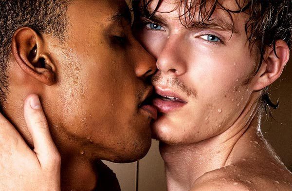 Giovani e porno gay: le confessioni di quattro ragazzi